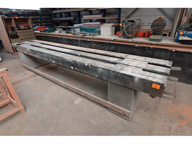 Houten werk/ schuurtafel - afbeelding 1 van  2