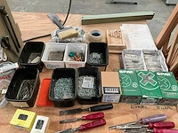 Houten werkbank en opbergkast - afbeelding 6 van  12