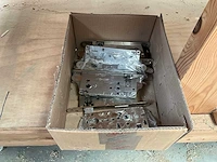 Houten werkbank en opbergkast - afbeelding 9 van  12