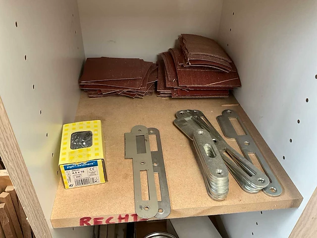 Houten werkbank en opbergkast - afbeelding 2 van  12