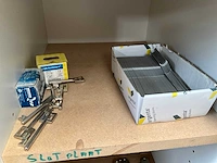 Houten werkbank en opbergkast - afbeelding 8 van  12