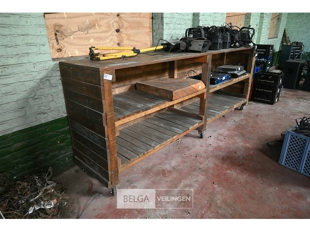 Houten werkbank op wielen - afbeelding 1 van  5