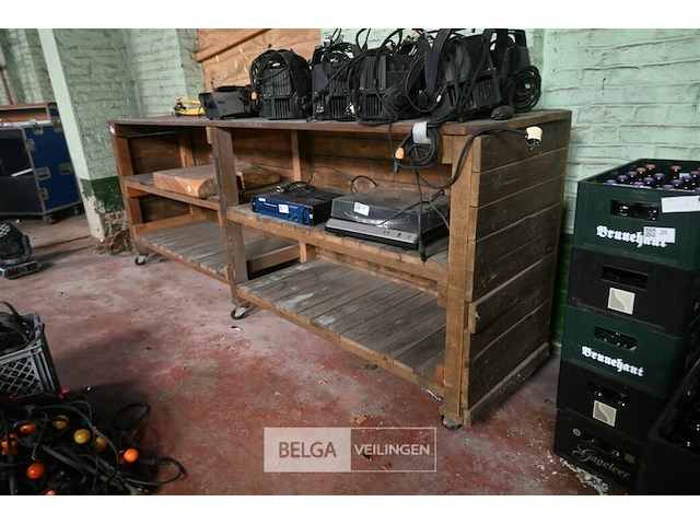 Houten werkbank op wielen - afbeelding 3 van  5