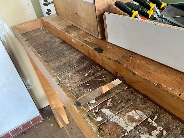 Houten werkbank - afbeelding 4 van  4