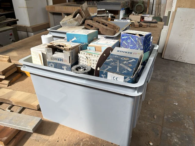Houten werkbank - afbeelding 4 van  5