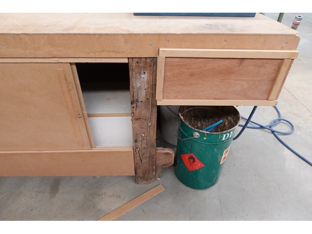 Houten werkbank - afbeelding 5 van  7
