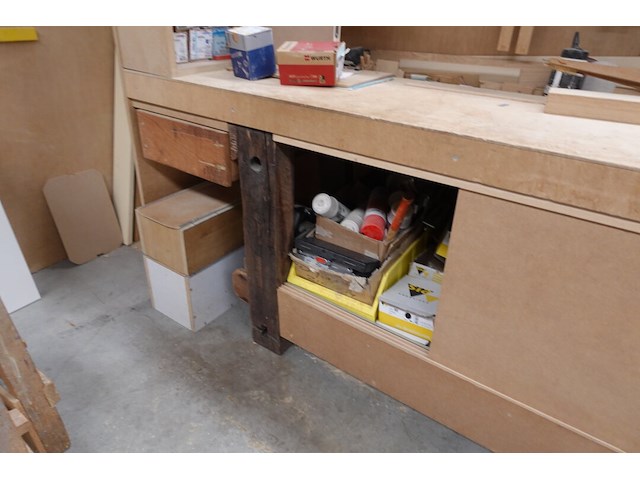 Houten werkbank - afbeelding 6 van  7