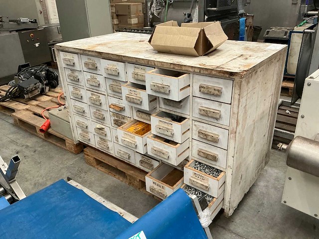 Houten werkbank - afbeelding 1 van  13