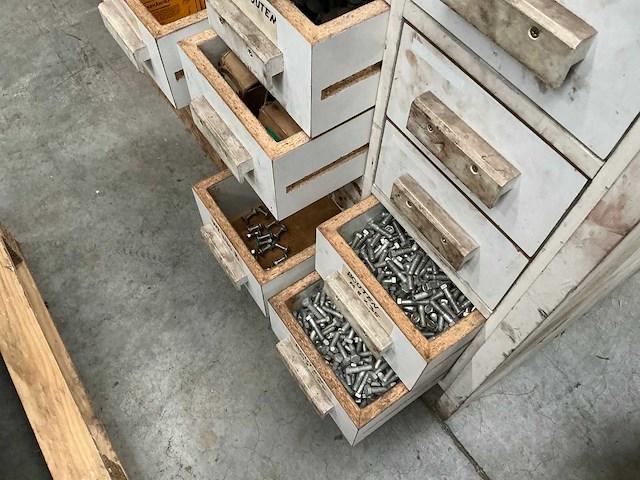 Houten werkbank - afbeelding 8 van  13