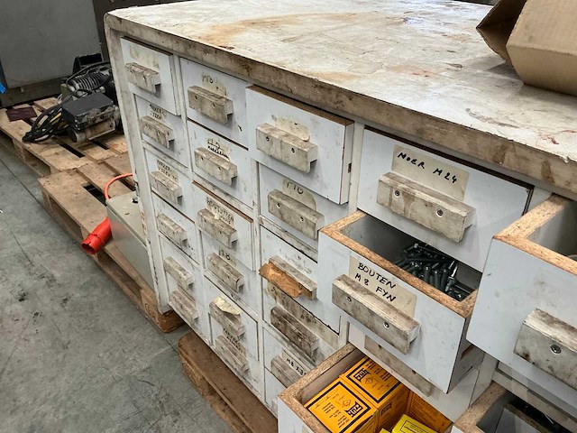 Houten werkbank - afbeelding 9 van  13