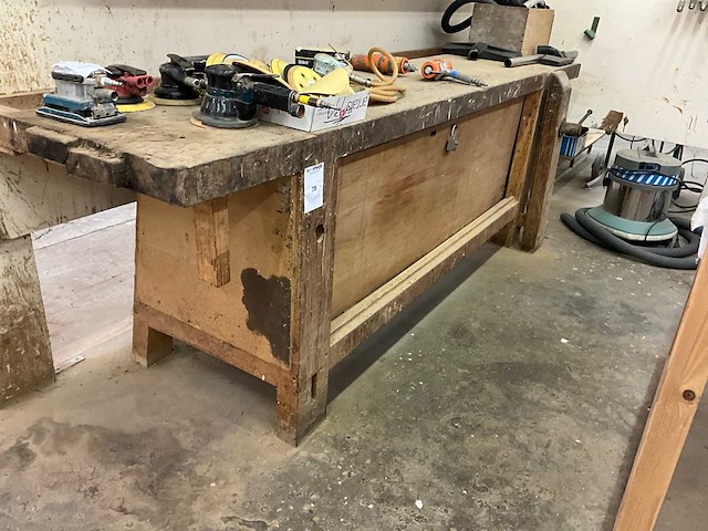 Houten werkbank - afbeelding 1 van  2
