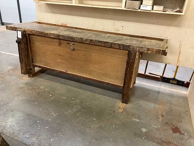 Houten werkbank - afbeelding 2 van  2