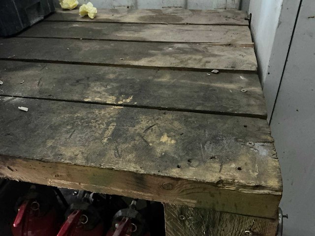 Houten werkbank - afbeelding 6 van  7