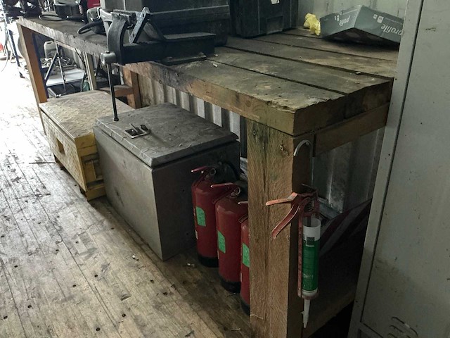 Houten werkbank - afbeelding 7 van  7