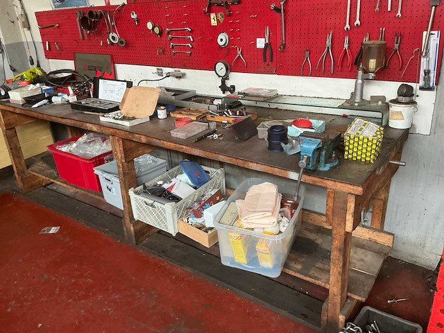 Houten werkbank - afbeelding 1 van  3
