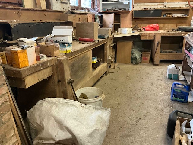 Houten werkbanken (3x) - afbeelding 1 van  5