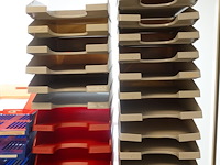 Houten werktafel + kantoortoebehoren - afbeelding 3 van  6