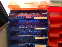 Houten werktafel + kantoortoebehoren - afbeelding 4 van  6