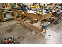 Houten werktafel met bodemschap - afbeelding 1 van  3