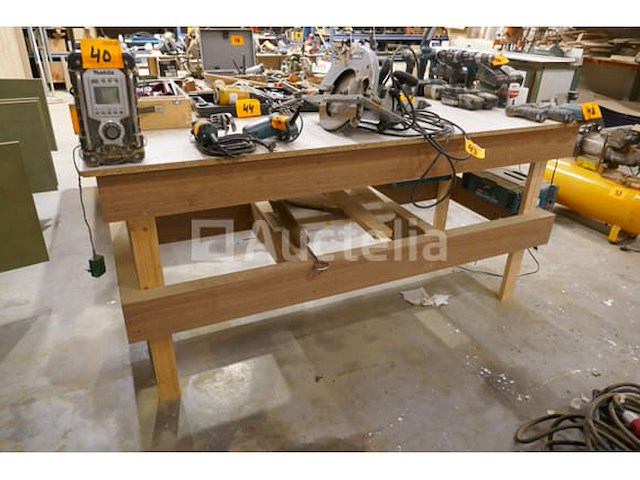 Houten werktafel met bodemschap - afbeelding 2 van  3