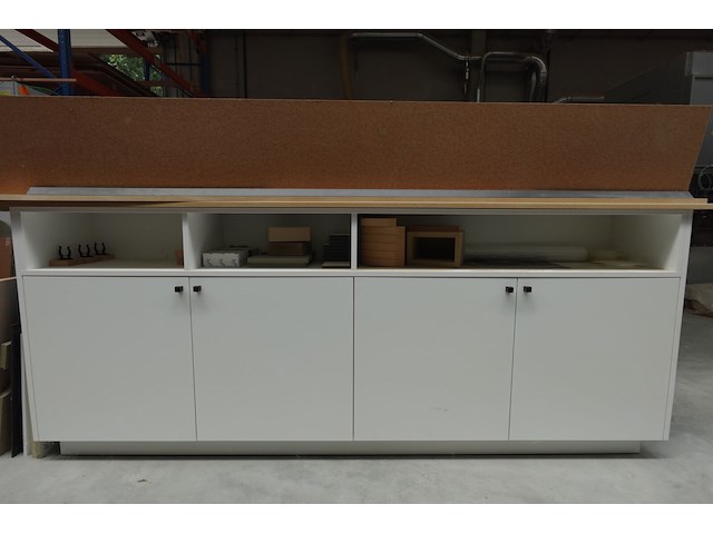 Houten werktafel - afbeelding 1 van  5