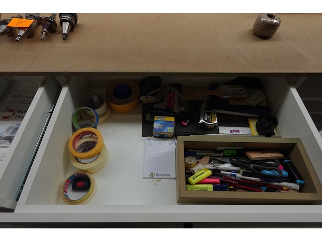 Houten werktafel - afbeelding 4 van  5