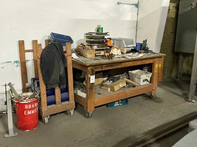 Houten werktafel - afbeelding 1 van  1