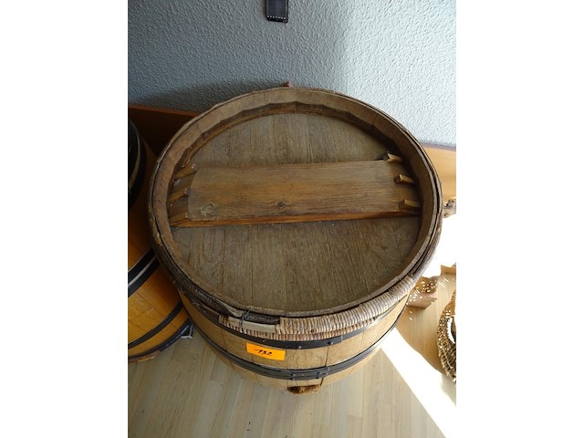 Houten wijnvat - afbeelding 2 van  2