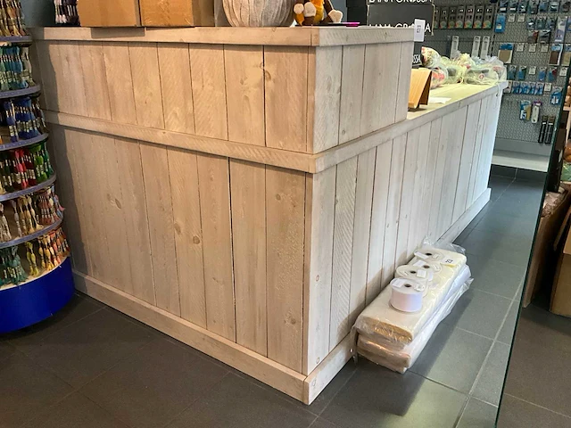 Houten winkel meubilair (3x) - afbeelding 1 van  12