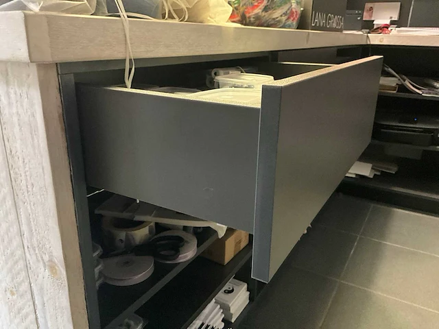 Houten winkel meubilair (3x) - afbeelding 6 van  12