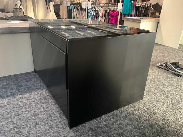 Houten winkeltoon/opbergmeubel - afbeelding 3 van  10