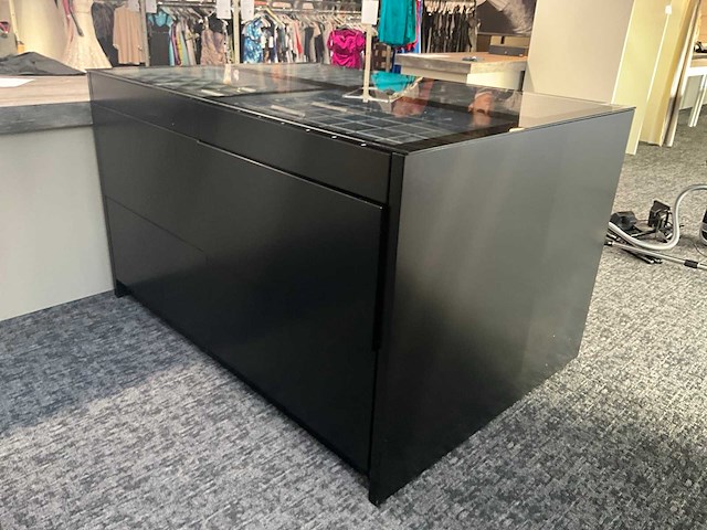 Houten winkeltoon/opbergmeubel - afbeelding 1 van  11