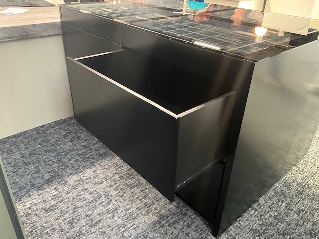 Houten winkeltoon/opbergmeubel - afbeelding 7 van  11