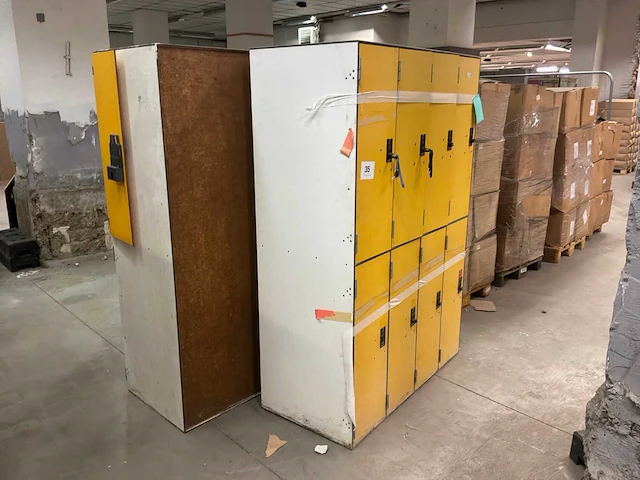 Houten zwembadlockers (2x) - afbeelding 1 van  6