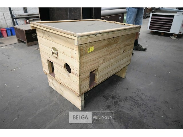 Houten zwerfkattenbak - afbeelding 1 van  7