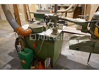 Houtfreesmachine vertongen - afbeelding 2 van  9