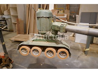 Houtfreesmachine vertongen - afbeelding 3 van  9