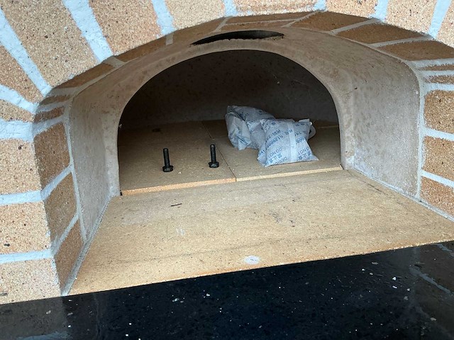 Houtgestookte ovale witte professioneel pizza-oven - afbeelding 3 van  3