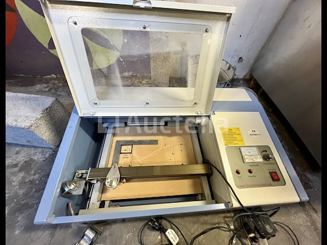 Houtgraveermachine - afbeelding 1 van  3