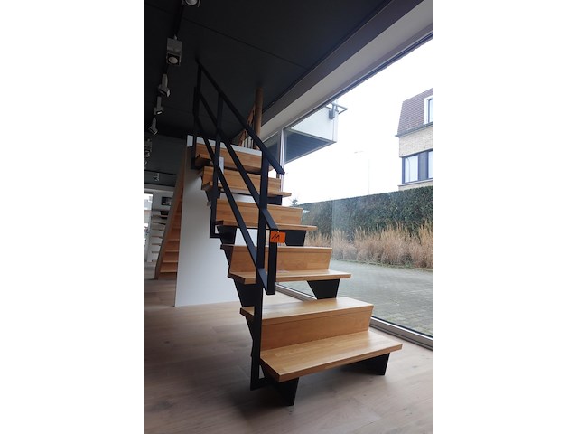 Hout/metalen trap - afbeelding 2 van  3
