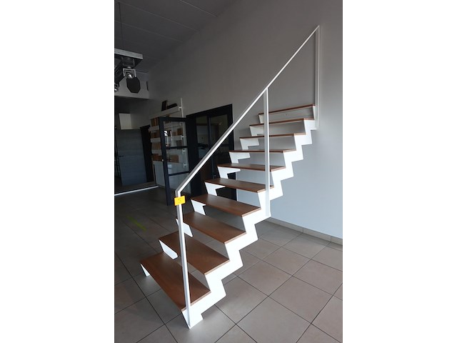 Hout/metalen trap - afbeelding 2 van  3