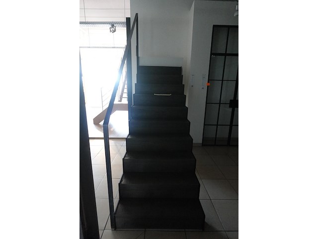 Hout/metalen trap - afbeelding 1 van  3