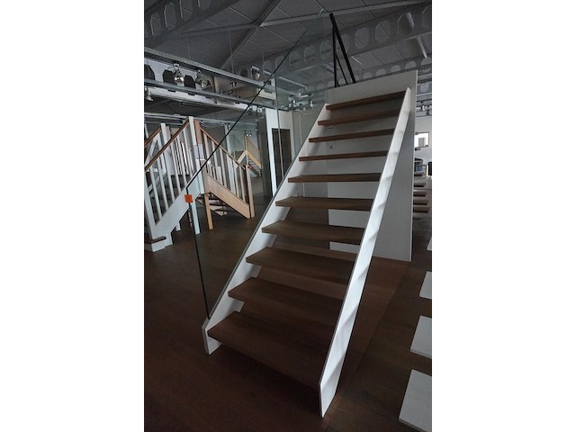 Hout/metalen trap - afbeelding 2 van  4