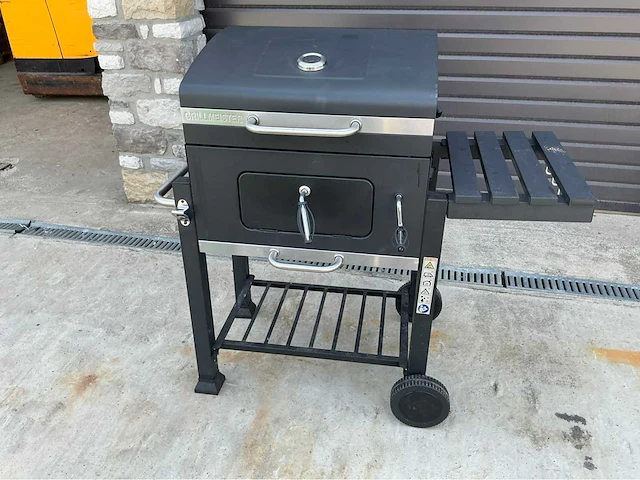 Houtskoolbarbecue - afbeelding 1 van  7