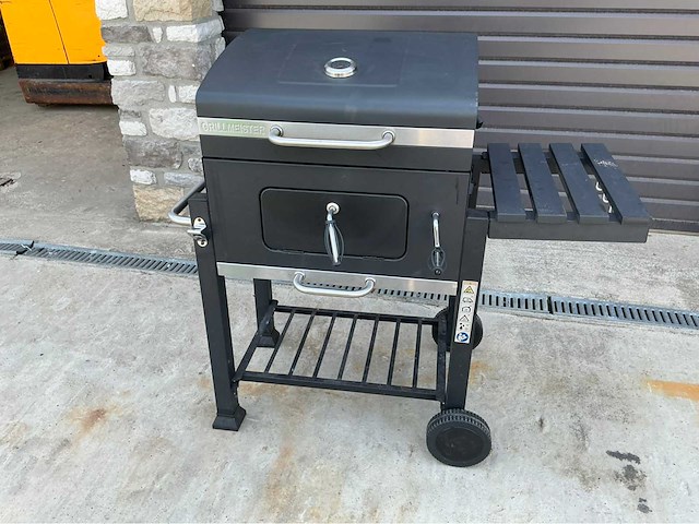 Houtskoolbarbecue - afbeelding 1 van  2