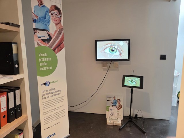 Hoya eyegenius installatie - afbeelding 1 van  11