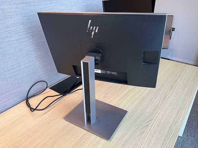 Hp 24 inch monitor (2x) - afbeelding 2 van  5