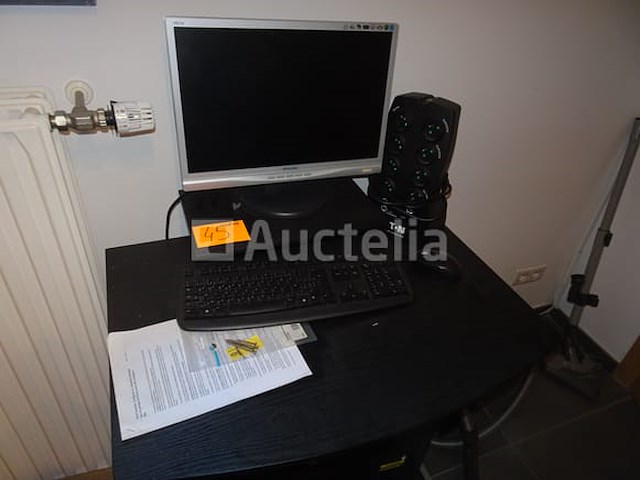 Hp desktop en computer met philips-display - afbeelding 3 van  4