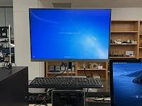 Hp desktop met monitor, muis en toetsenbord