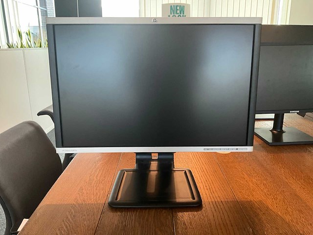 Hp la2405x 24” monitor (3x) - afbeelding 1 van  5